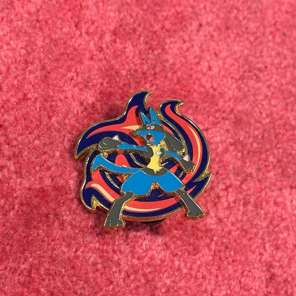 Pokémon TCG: Lucario VSTAR Premium Pin – As Pictured